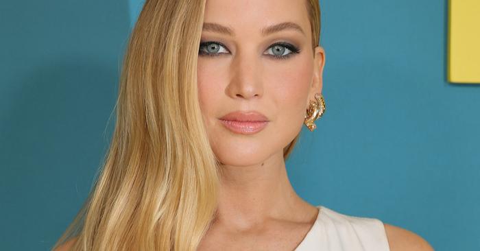 Jennifer Lawrence's Exact 15 Makeup Products