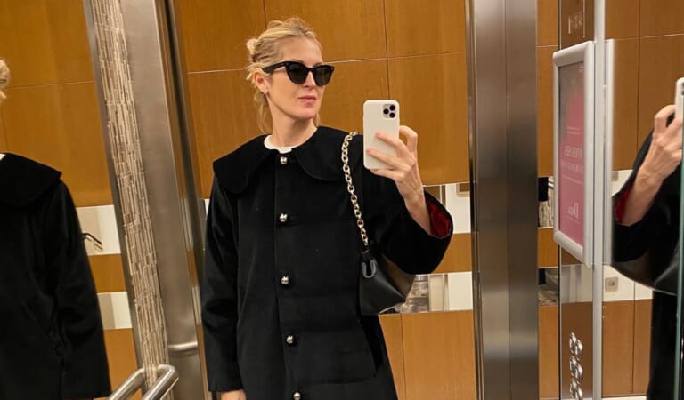 Kelly Rutherford’s Most Stylish Mirror Selfies