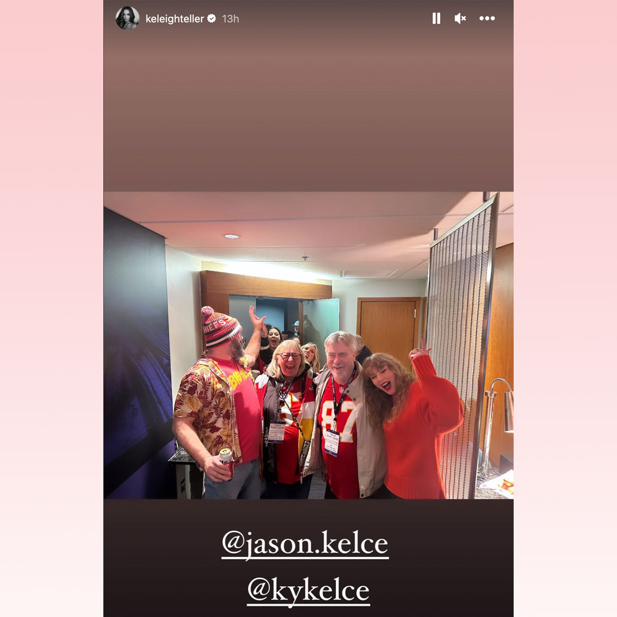 Taylor Swift Poses With Travis Kelce's Family To Celebrate His Win!