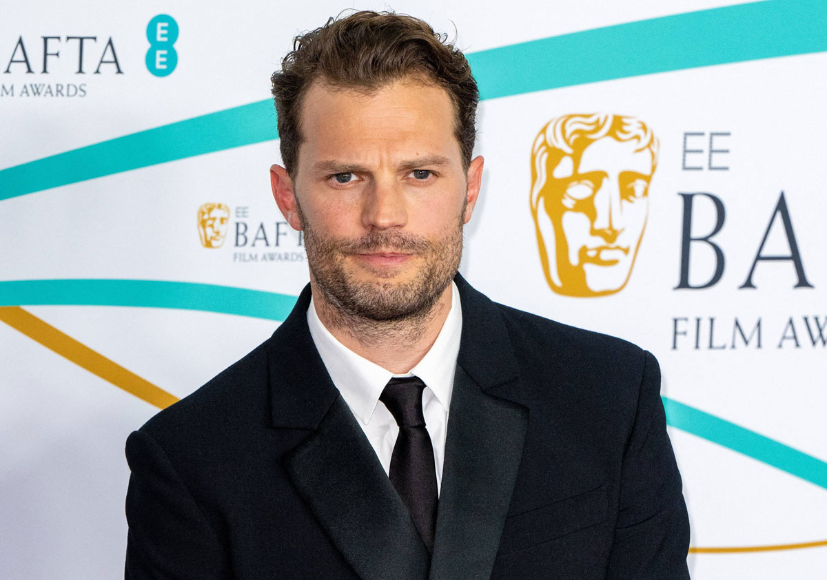 Jamie Dornan Hospitalized Last Year With ‘Heart Attack Symptoms’… Due To A ‘Caterpillar’?!