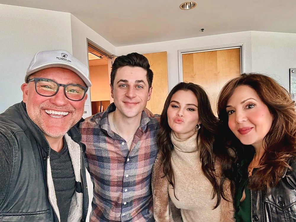 Selena Gomez and ‘Wizards of Wavery Place’ Costars Are TV Family Goals in Sweet Reunion Photo