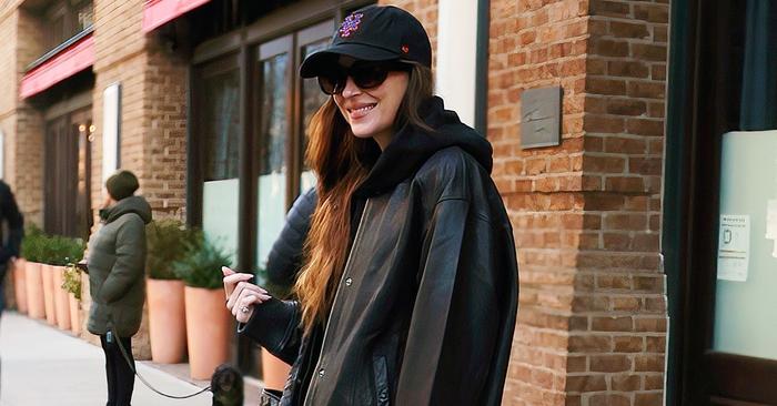 Dakota Johnson Wore a Perfect Legging Outfit Trend For Trips