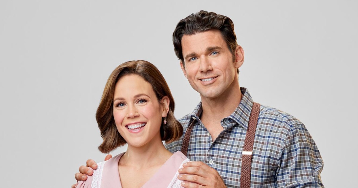 When Calls the Heart's Erin Krakow Teases Elizabeth and Nathan Romance